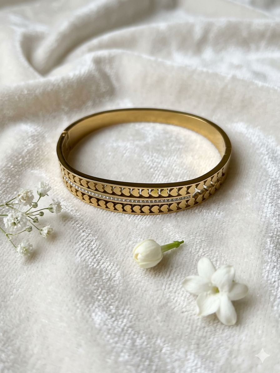 Luxury Heart Zippered Gold Plated Kada